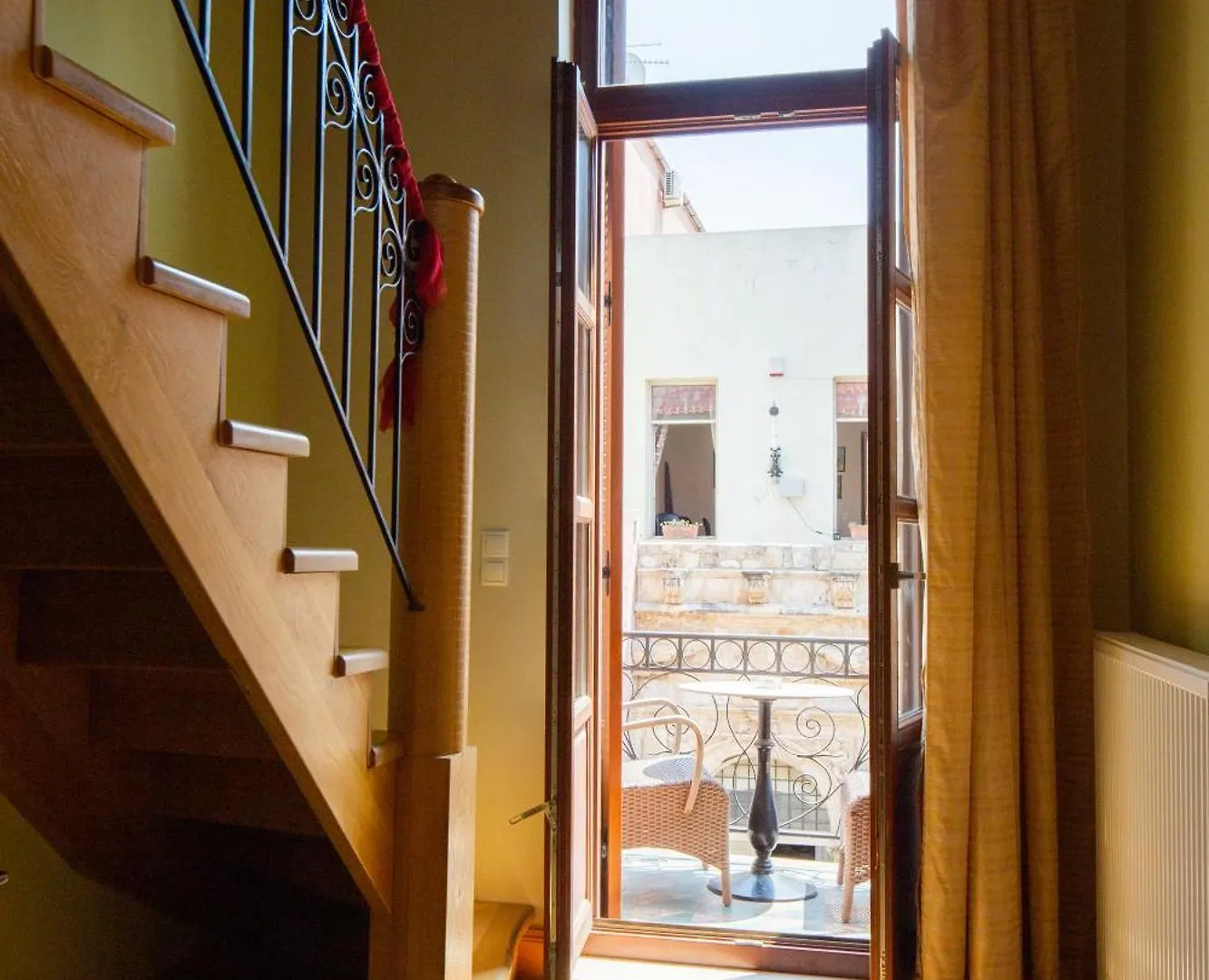 העיירה רתימנו Civitas Suites Hotel