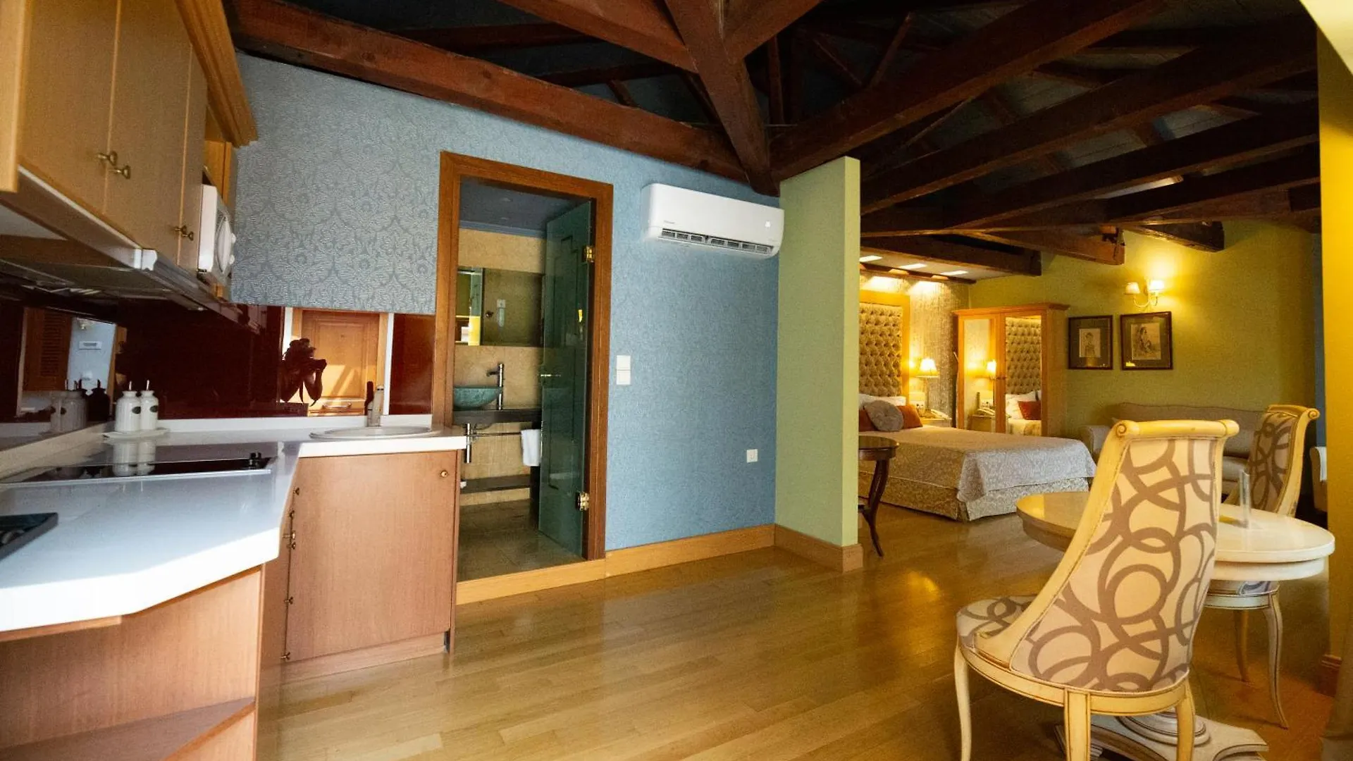 העיירה רתימנו Civitas Suites Hotel יוון