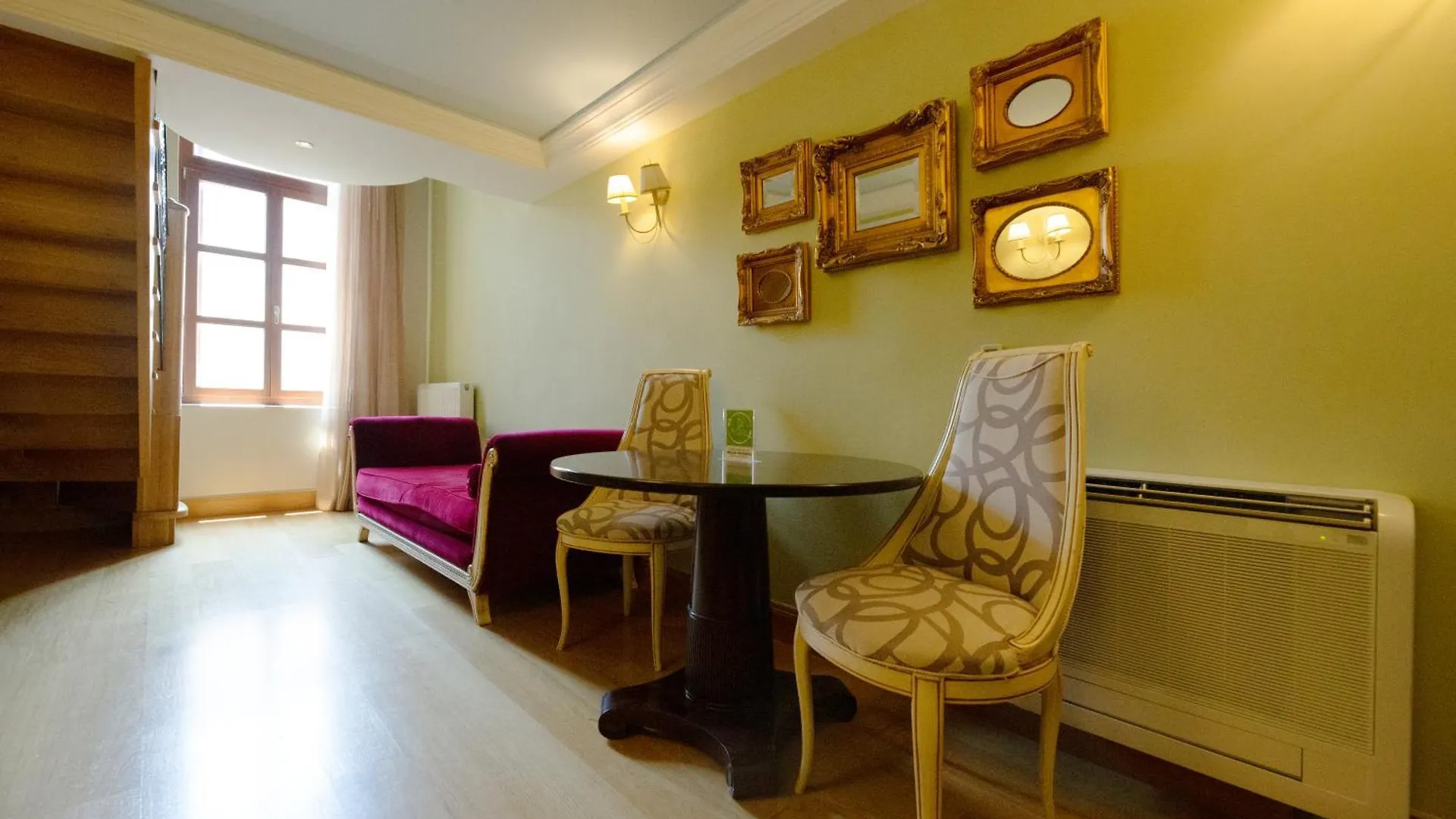 העיירה רתימנו Civitas Suites Hotel